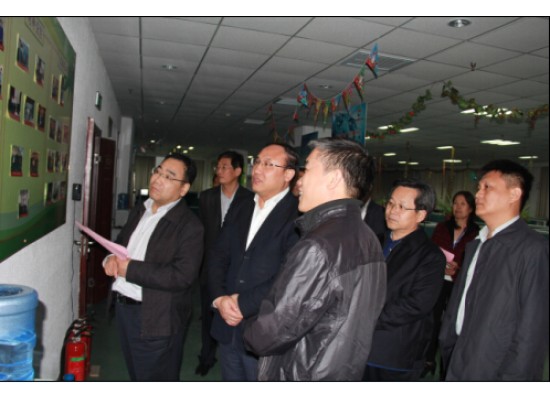 河北省人民政府副秘書長那書晨、邢臺(tái)市副市長 郭旭濤等省市領(lǐng)導(dǎo)來我公司參觀考察